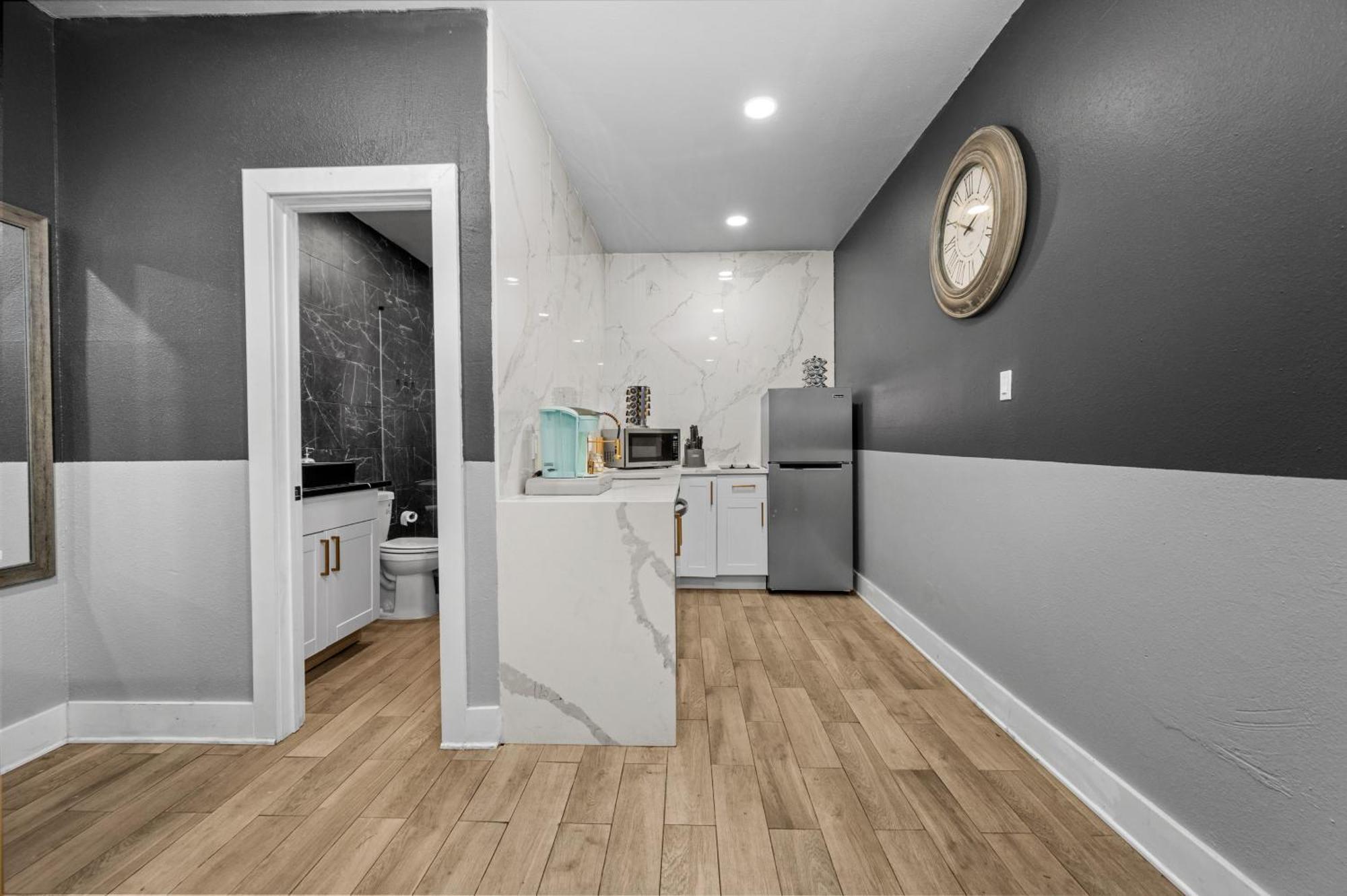 Charming Downtown - Ideal Location For Exploring *